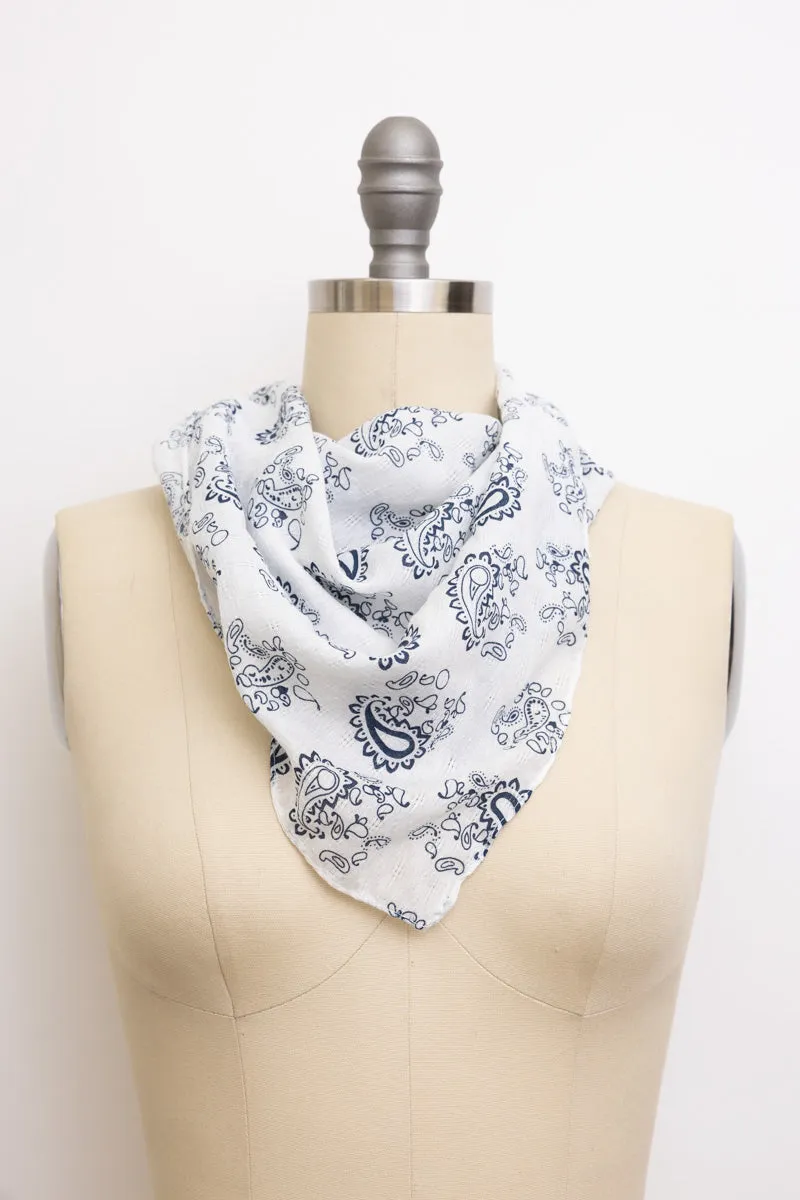 Light Printed Small Pattern Neck Scarf – Chic & Stylish