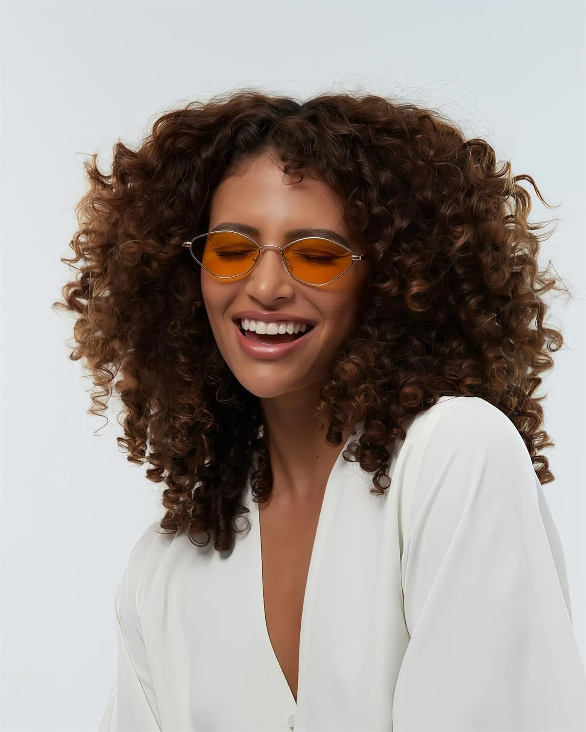 Rmerom Retro Irregular Metal Sunglasses for Women Men, 2025 Trendy Vintage 90s Chic Small Narrow Gold Frame Sun Glasses