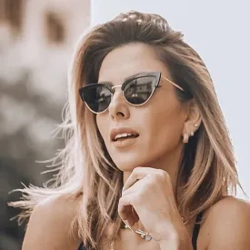 VICTORIA