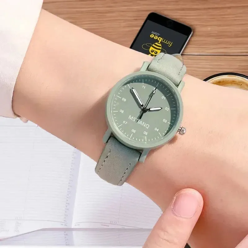 Women Luxury Quartz Watch Waterproof Round Dial Retro Style