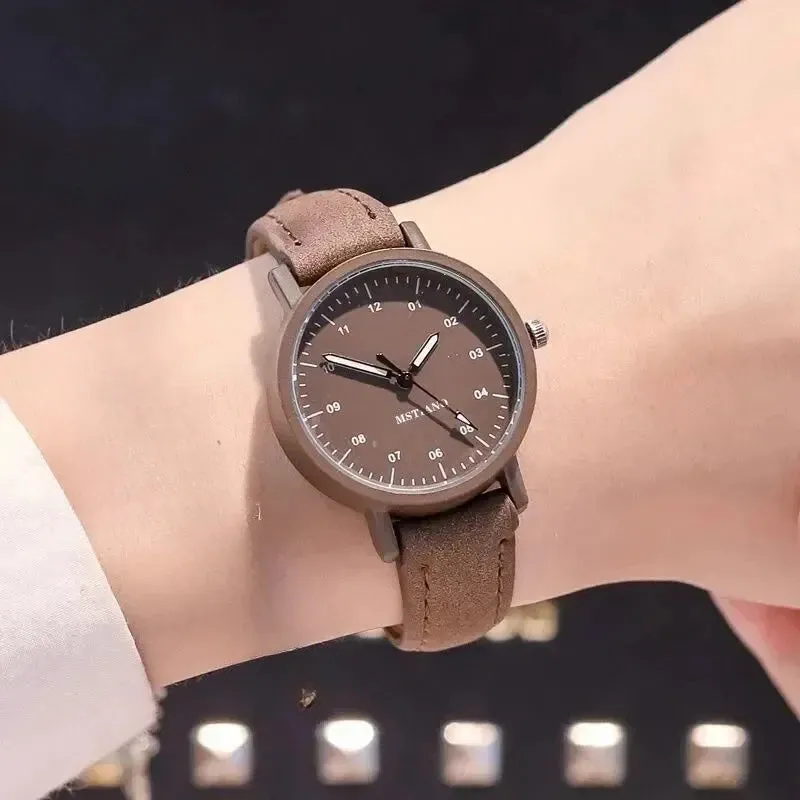 Women Luxury Quartz Watch Waterproof Round Dial Retro Style