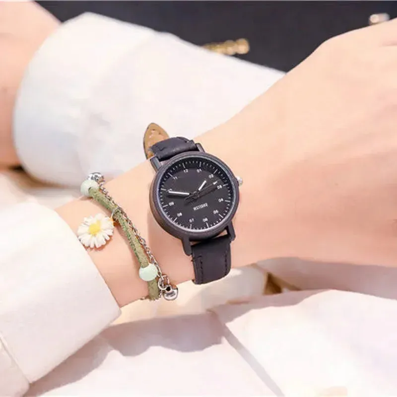 Women Luxury Quartz Watch Waterproof Round Dial Retro Style
