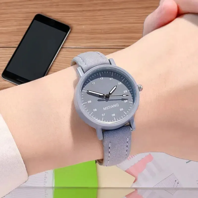 Women Luxury Quartz Watch Waterproof Round Dial Retro Style